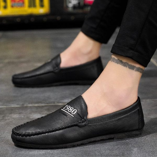 Ανδρικά μοκασίνια από δέρμα σε μαύρο και καφέ χρώμα και επίπεδη σόλα