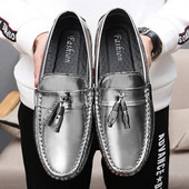 Ανδρικά μοκασίνια με φούντα