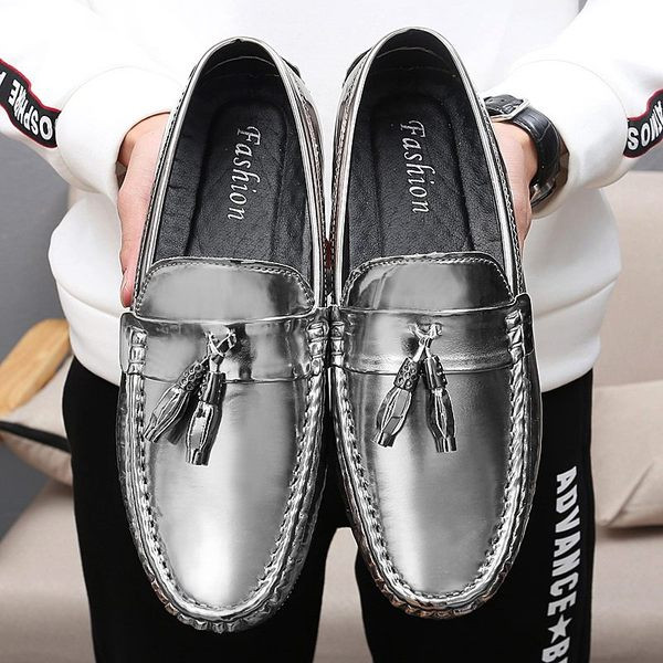 Ανδρικά μοκασίνια με φούντα