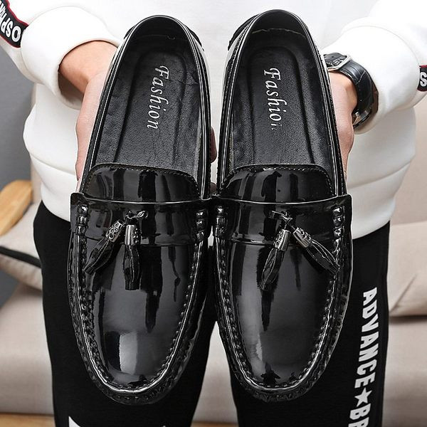 Ανδρικά μοκασίνια με φούντα