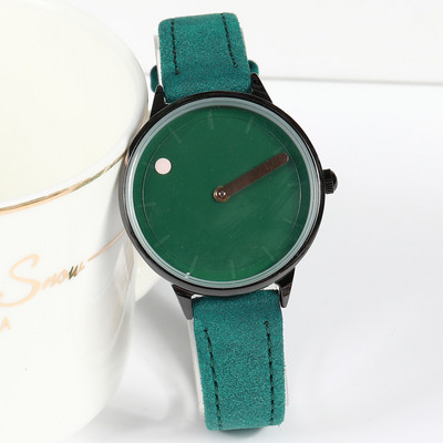 Γυναικείο ρολόι σε στρογγυλό σχήμα και λουράκι από οικολογικό σουέτ