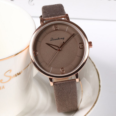 Γυναικείο ρολόι με λεπτό λουράκι από οικολογικό σουέτ