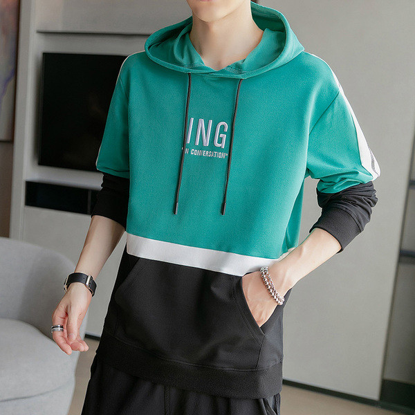 Sport-alkalmi férfi blúz kapucnival és hímzéssel