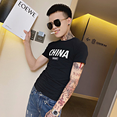 Ανδρικό μπλουζάκι μοντέλο με επιγραφές