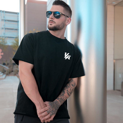 Férfi pamut póló ovális nyakkivágással és rövid ujjal