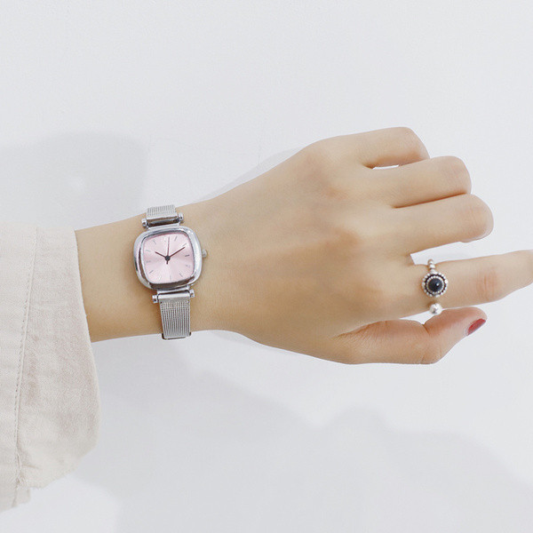 Modern női karóra - fém lánccal