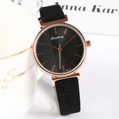 Ženski sat s remenom od eko brušene kože