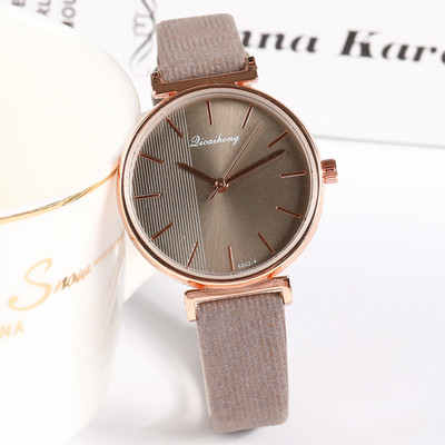 Ženski sat s remenom od eko brušene kože