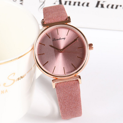 Ženski sat s remenom od eko brušene kože