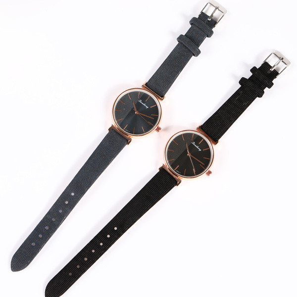 Ženski sat s remenom od eko brušene kože