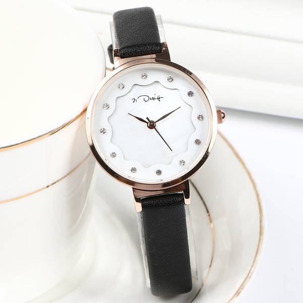 Öko-nahast õhukese rihmaga naiste käekell