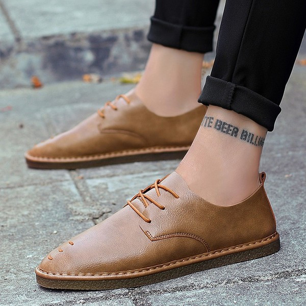 Ανδρικά μοκασίνια με κορδόνια και επίπεδη σόλα σε τρία χρώματα