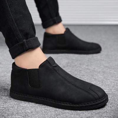 Mustad vabaaja mokassiinid lameda tallaga