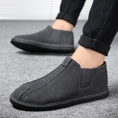 Mustad vabaaja mokassiinid lameda tallaga