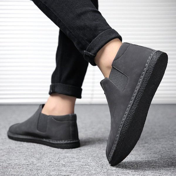 Mustad vabaaja mokassiinid lameda tallaga