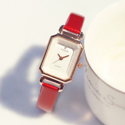 Új modell női karóra bőr szíjjal