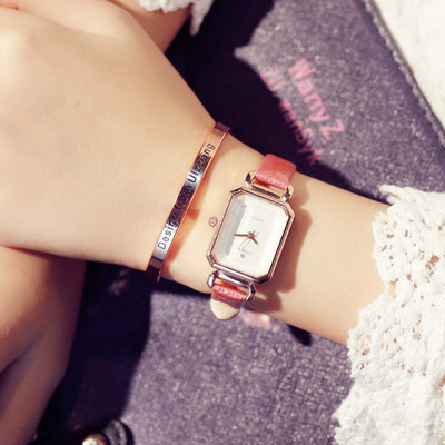 Új modell női karóra bőr szíjjal