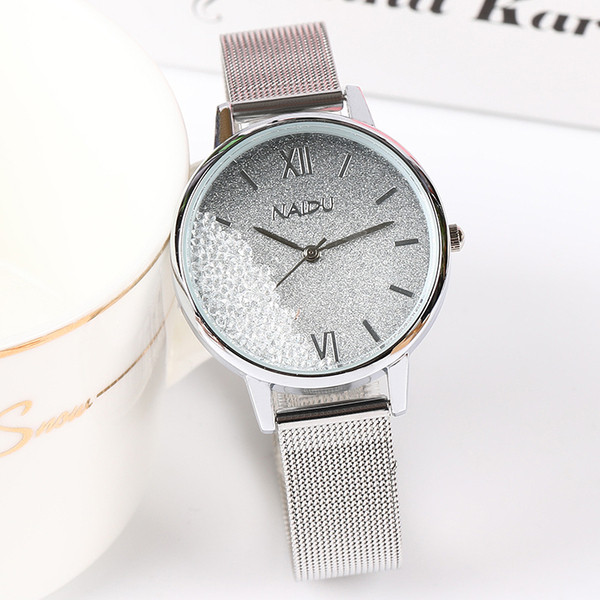 Γυναικείο ρολόι με μεταλλικό λουράκι - στρογγυλό σχήμα