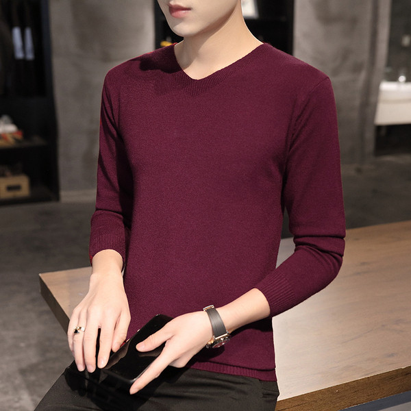 Sima férfi blúz modell, hosszú ujjal és spitz nyakkivágással