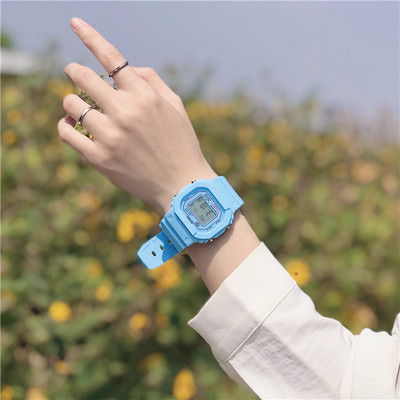 Γυναικείο αθλητικό ρολόι - τετράγωνο σχήμα με λουράκι σιλικόνης