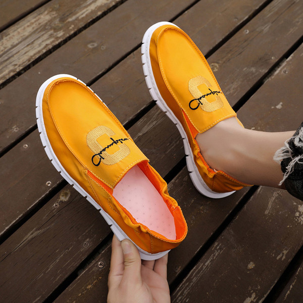 Ανδρικά καθημερινά μοκασίνια με επιγραφή και επίπεδη σόλα