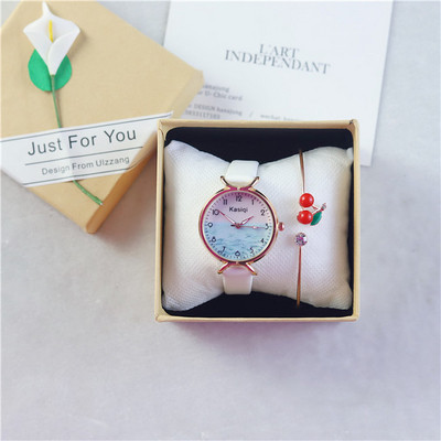 Καθημερινό γυναικείο ρολόι με δερμάτινο λουράκι - στρογγυλό σχήμα