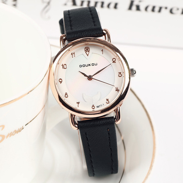 Női kerek karóra műbőr szíjjal