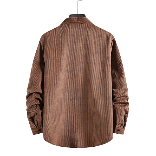 Sügisene nööpide ja madala kraega meeste velvetist särk