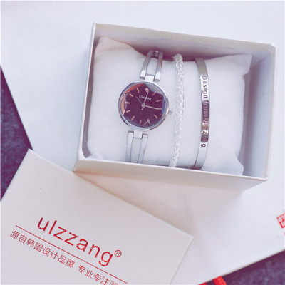 Modern női karóra fém szíjjal - ezüst és arany színben