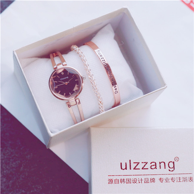 Modern női karóra fém szíjjal - ezüst és arany színben