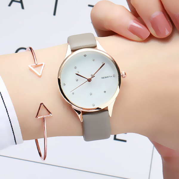 Nahast rihmaga naiste kvartskell