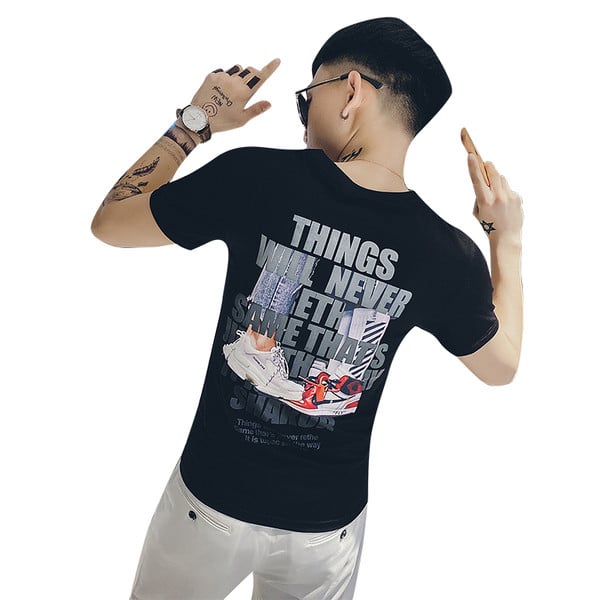 Új modellre szabott, feliratos póló