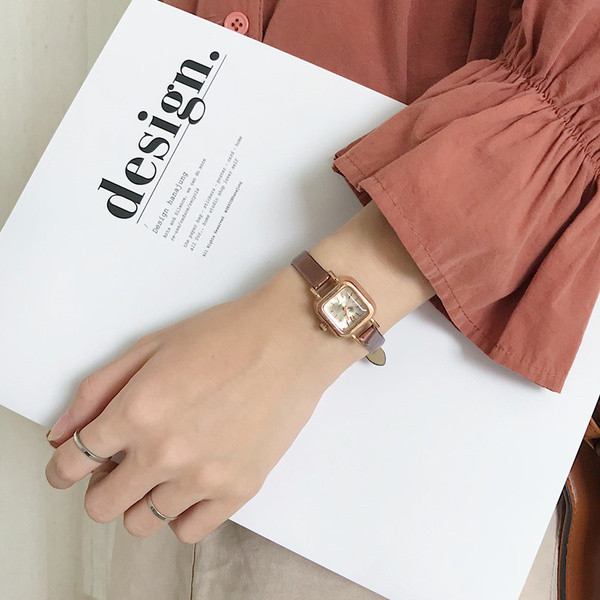 Új modell női karóra bőr szíjjal - négyzet alakú