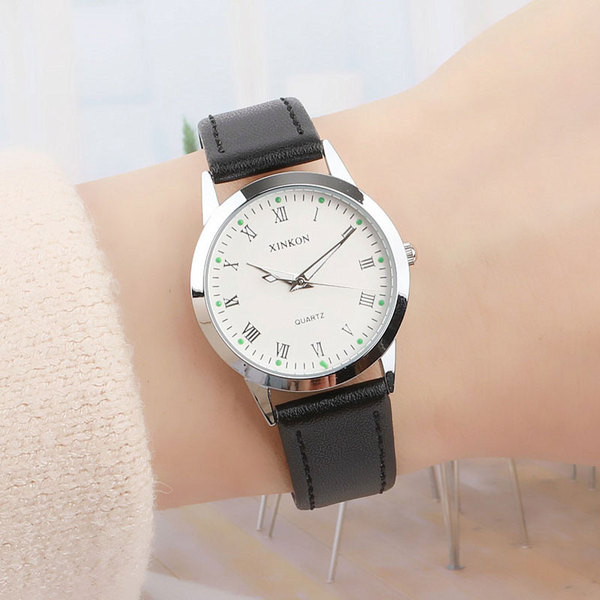 Peenikeste rihmadega naiste käekell - ümar kuju