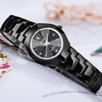 Μοντέρνο γυναικείο ρολόι με μεταλλική αλυσίδα - ρετρό στιλ