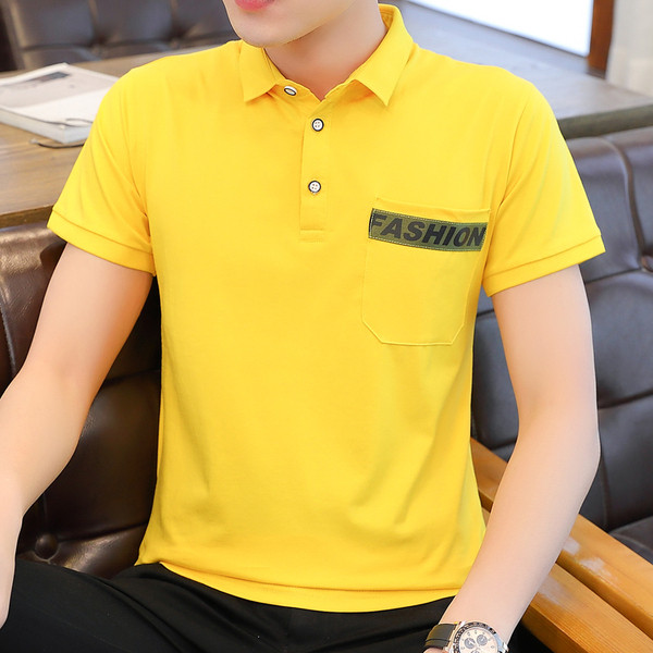 Modern férfi póló felirattal, rövid ujjal