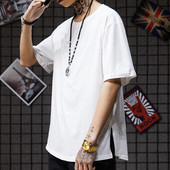 Muška moderna široka majica s prorezima sa strane