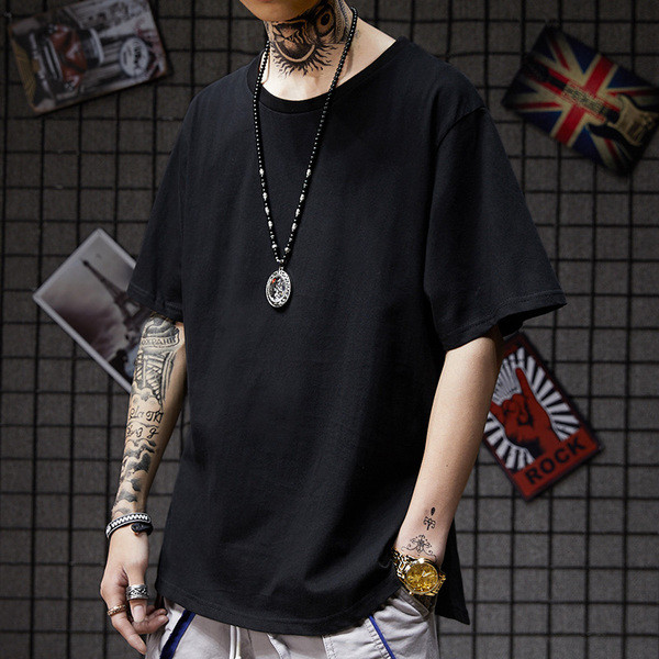 Muška moderna široka majica s prorezima sa strane