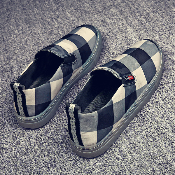 Ανδρικά χρωματιστά μοκασίνια με επίπεδη σόλα