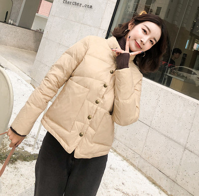 Νέο χειμερινό γυναικείο μπουφάν με χαμηλό γιακά και κουμπιά