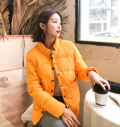 Νέο χειμερινό γυναικείο μπουφάν με χαμηλό γιακά και κουμπιά