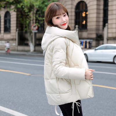 Γυναικείο χειμερινό μπουφάν και τσέπες και κουκούλα