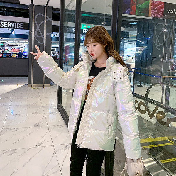 Napi téli kabát kapucnival és zsebekkel