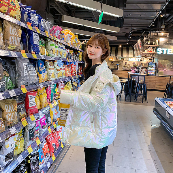 Napi téli kabát kapucnival és zsebekkel