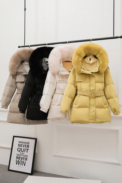 Γυναικείο μπουφάν με ζώνη και κουκούλα