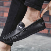 Meeste hingavast nahast mokassiinid metallelemendiga