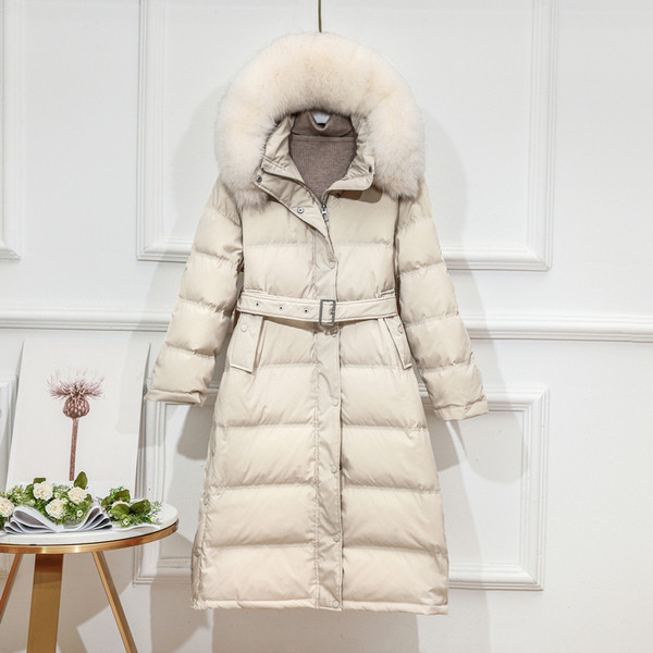 Női hosszú kabát övvel és kapucnival