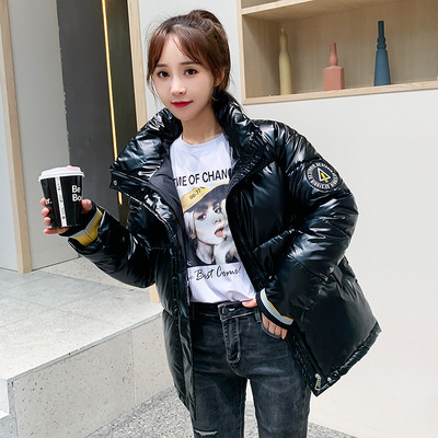 Női téli kabát cipzárral és magas gallérral