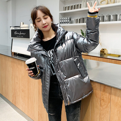 Női téli kabát cipzárral és magas gallérral