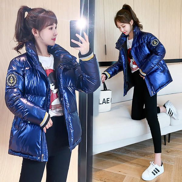 Női téli kabát cipzárral és magas gallérral